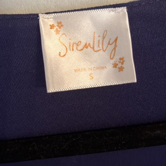 Siren Lily Navy Size Small Shift A-Line Lined Dress with Bell Sleeves in EUC - Picture 2 of 7